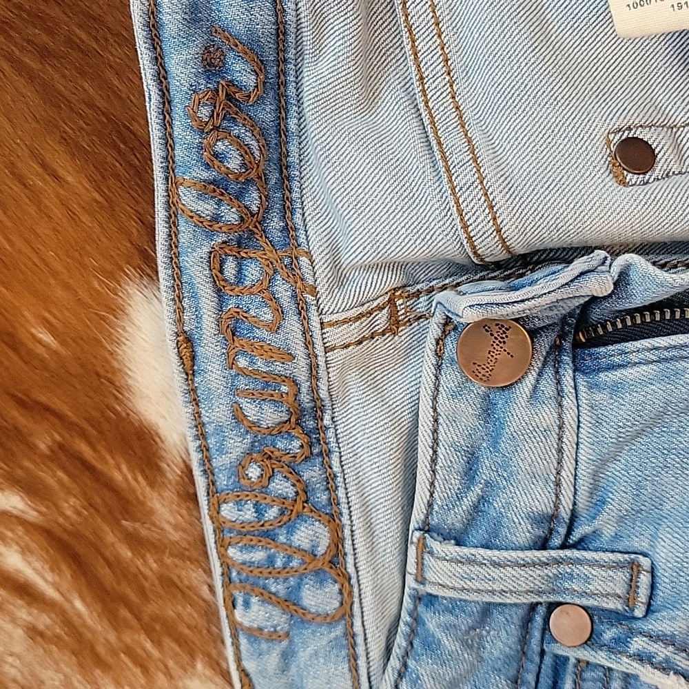Wrangler Light Blue Flare Bell Bottom Jeans - Picture 5 of 7